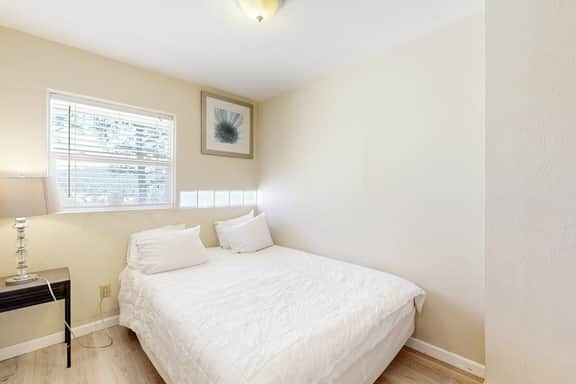 Lovely Oceanview Condo Close to the Beach Dogs Welcome
