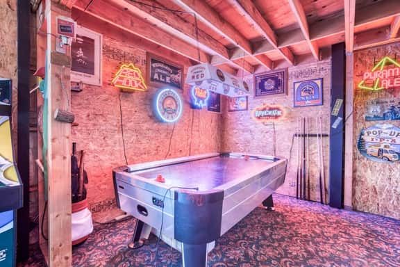 Incredibly Unique Bar Inspired Home with Private Hot Tub and near the Beach Dogs OK