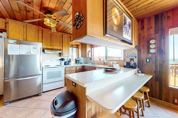 Rustic chic treasure with deck grill wood stove outdoor shower dogs ok