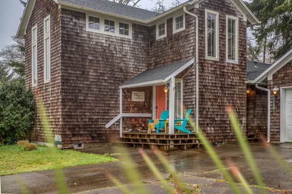 Inviting house near the beach with private hot tub and game room