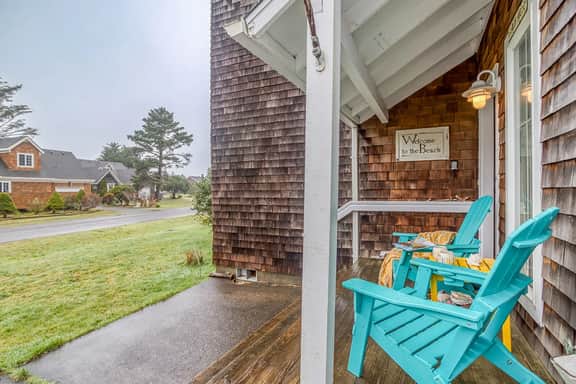 Inviting house near the beach with private hot tub and game room