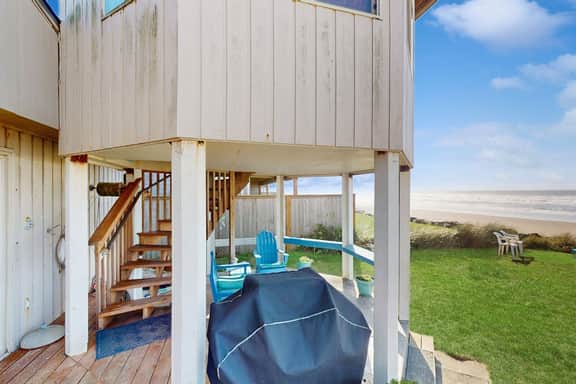 Dog friendly oceanfront house with sweeping ocean views and wood burning fireplace