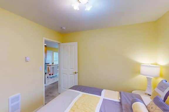 Dog friendly house with ocean view and entertainment walk to beach