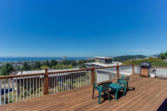 Bright Home with Sweeping Ocean Views and Quiet Location Close to Town