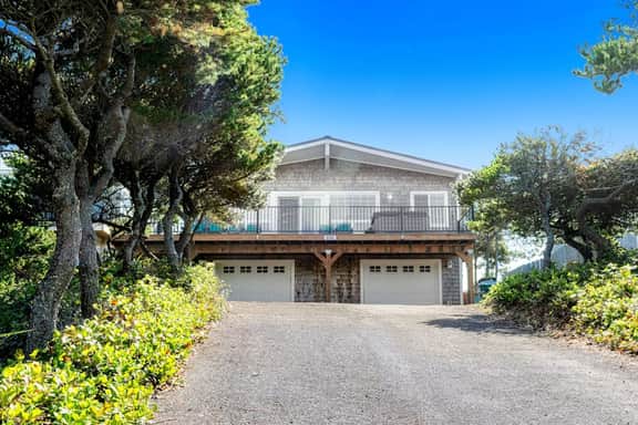 Ocean and Lake View Home with Private Hot Tub 1 2 Block to Beach Dogs OK