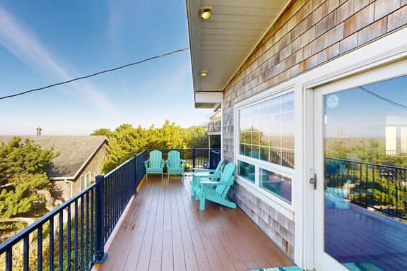 Ocean and Lake View Home with Private Hot Tub 1 2 Block to Beach Dogs OK