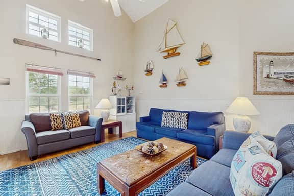 Sunny Beach House with Private Hot Tub Firepit and Tons of Space Dogs OK