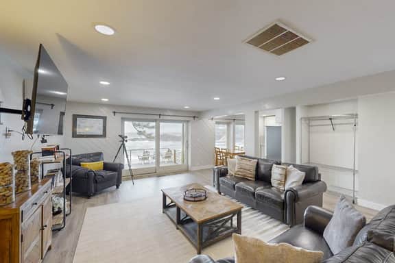 Oceanfront dog friendly home with coastal views telescope walkable location