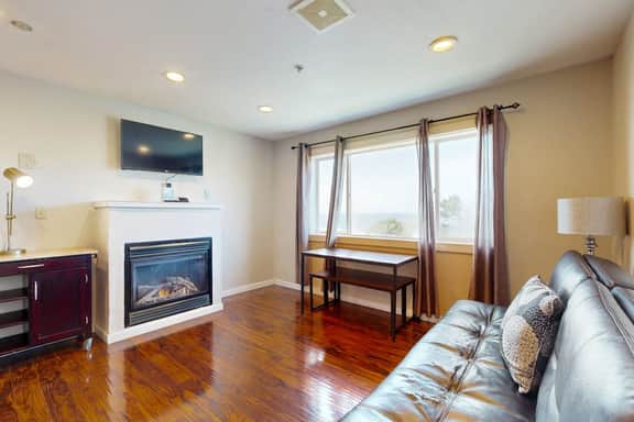 Dog Friendly Condo with Stunning Ocean Views and Easy Beach Access