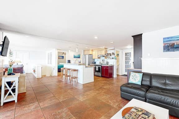 Charming dog friendly historical home with gorgeous ocean views