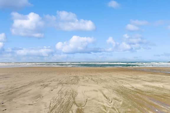 Beachfront ocean view duplex with private beach hot tub grill outdoor shower