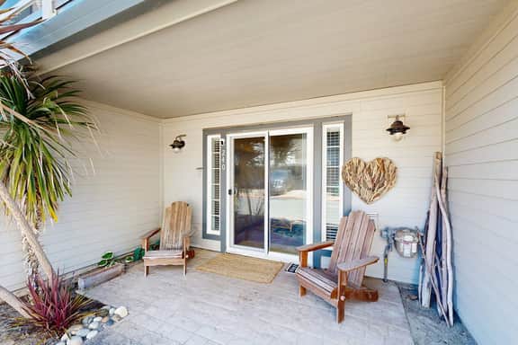Three Story Beach Townhouse with Ocean View Fireplace Gas Grill and Balcony