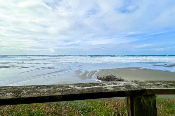 Beautiful home on the ocean with beach views deck bbq WiFi and streaming