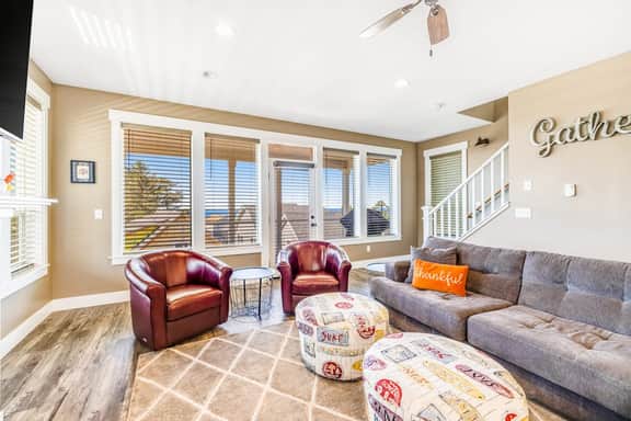 Coastal Oasis Near the Beach and Town with Private Hot Tub Fast WiFi and Ocean Views