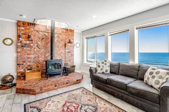 Dog friendly oceanfront home with views fireplace hot tub and washer dryer