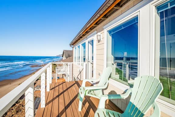 Dog friendly oceanfront home with views fireplace hot tub and washer dryer