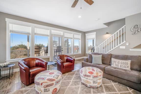 Gorgeous Ocean View Home with Private Hot Tub Fast WiFi Gas Fireplaces and with D