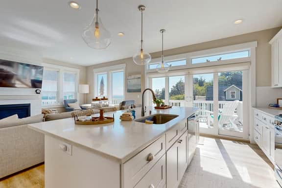 Discover Coastal Bliss Your Perfect Retreat Awaits in Lincoln City