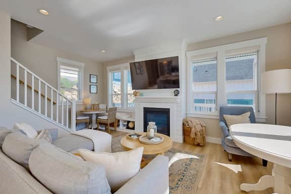 Discover Coastal Bliss Your Perfect Retreat Awaits in Lincoln City
