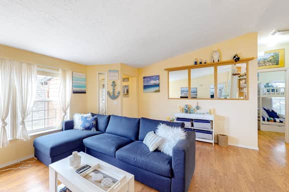 Lighthouse Inspired Home with Ocean Views Gas Fireplace Fast WiFi 2 Dogs OK