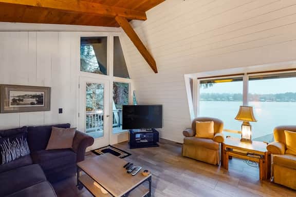 Lakefront house with private dock firepit and sunset views