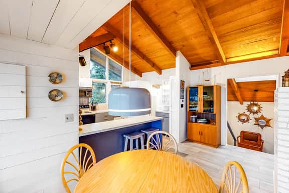 Lakefront house with private dock firepit and sunset views