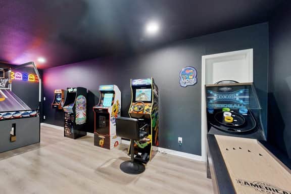 Everything Remodeled Water View Private Hot Tub WiFi Game Room