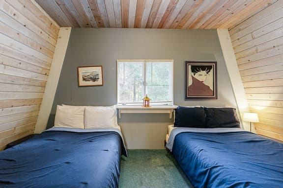 Fun and Unforgettable Beach House Dog friendly with a Great Location