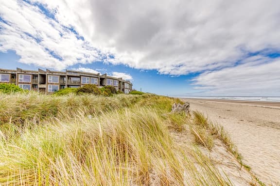 Modern Condo on the Beach with Spectacular Views