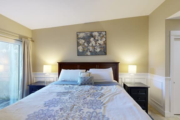 Gorgeous oceanfront condo with great views and beach access