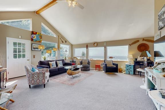 Family friendly ocean view home with spacious deck walk to beach books and games