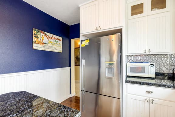 Beach View Dog Friendly Home with Gas Fireplace Deck Beach Access and Free WiFi