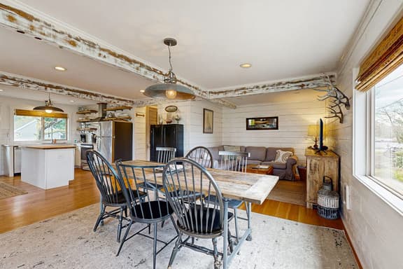 Classic Beach House with Firepit Full Kitchen Fenced Yard Dogs Welcome