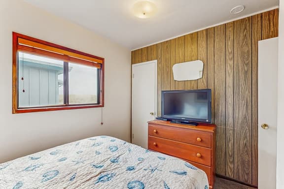 Cozy dog friendly home with ocean views beach access grill and WIFI