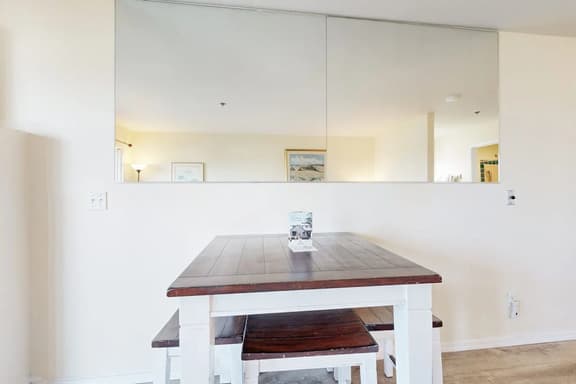 Dog Friendly Studio with Ocean Views and Balcony Close to the Beach