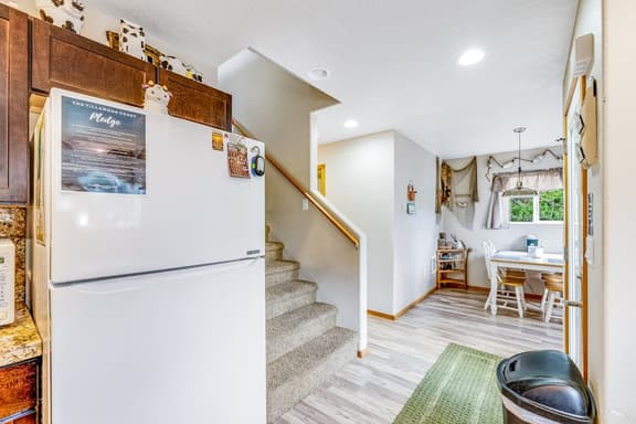 Dog friendly Home with Deck and Enclosed Yard Near Beach Access