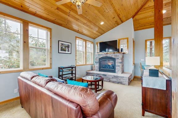 Dog friendly Neskowin Village home with ocean views private hot tub and patio