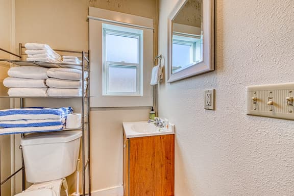Dog Friendly Triplex 3 private apartments Easy Walk to the Beach and Town