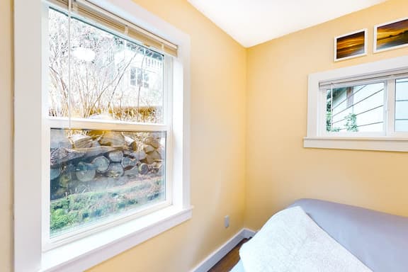 Charming Ocean View Home with Free WiFi and Private Washer Dryer Dogs Welcome
