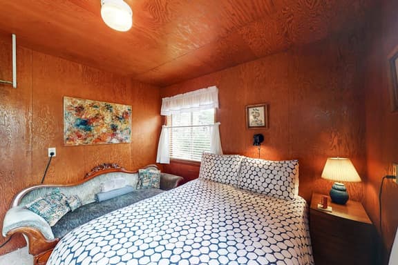 Dog-Friendly Beach Cottage in Peaceful Neskowin