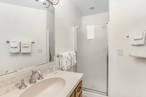 Spacious oceanfront home with patio and private hot tub dog friendly
