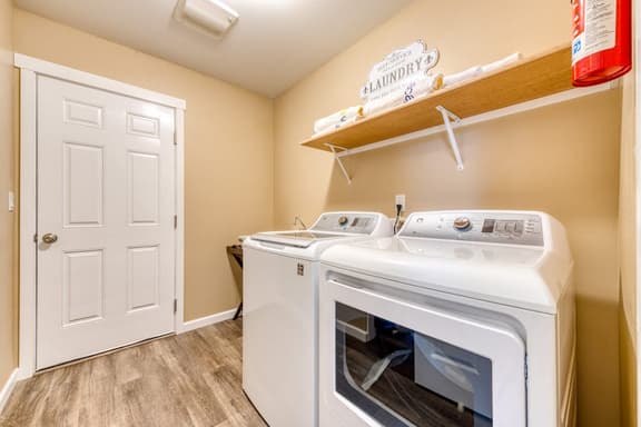 Newly built dog friendly house near the beach with private grill and patio