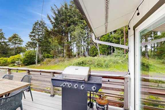 Dog friendly two story home with furnished deck mountain views and foosball table