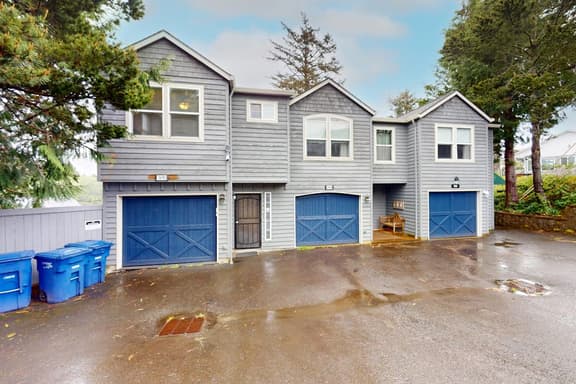 Lakefront townhome with electric grill firepit ping pong table and shared dock