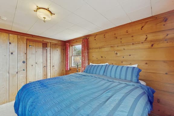 McKinnon's beach house oceanfront with beach views deck patio and fireplace dog friendly