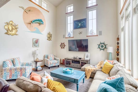 Inviting house near the beach with private hot tub and game room