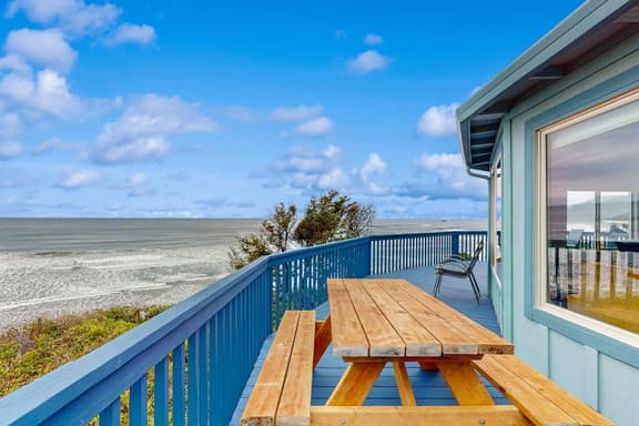 Dog friendly oceanfront home with private hot tub sauna and incredible view