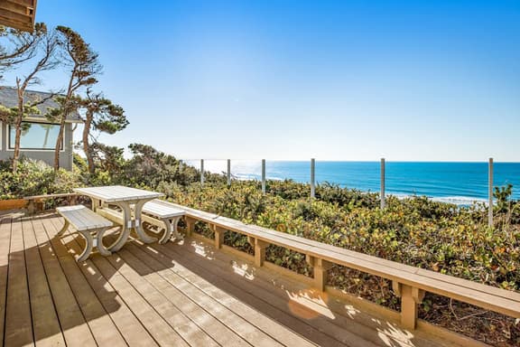 Dog friendly oceanfront home with views fireplace hot tub and washer dryer