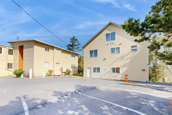 Great for Big Groups Three Dog Friendly Condos Lovely Views Walk to Beach